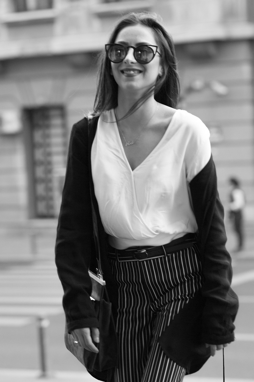 香奈儿正品女包（香奈儿女士包包官网）